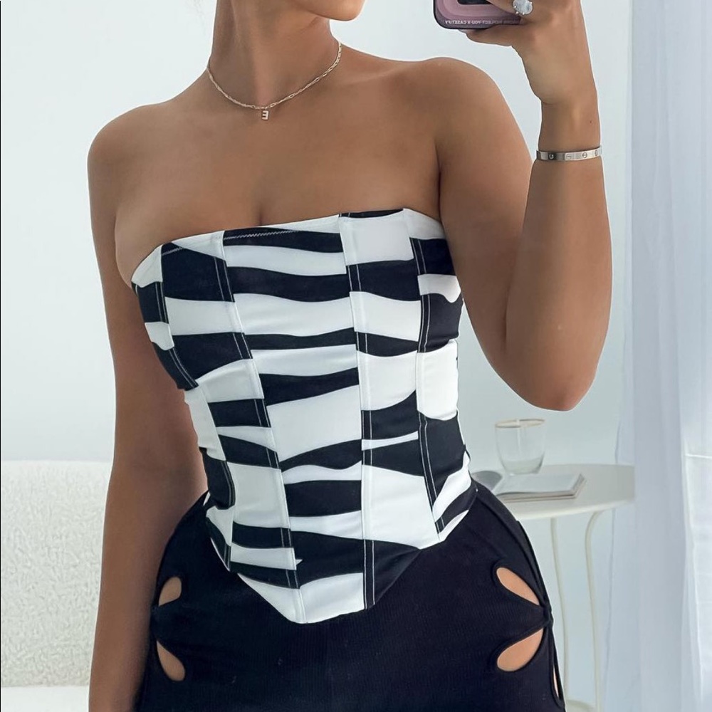 NWT White fox boutique Count me in bustier top